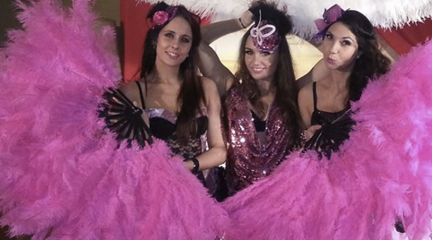 Burlesquefeest showgirl